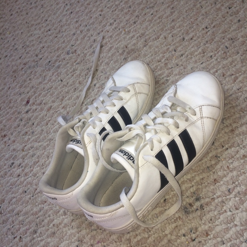 White adidas shoes 7 1/2